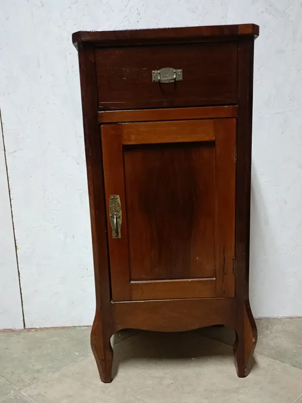 Mobiletto vintage in legno scuro