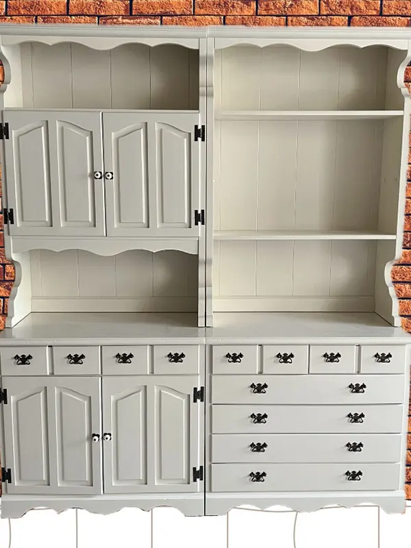 Credenza classica in legno bianco con ante e cassetti