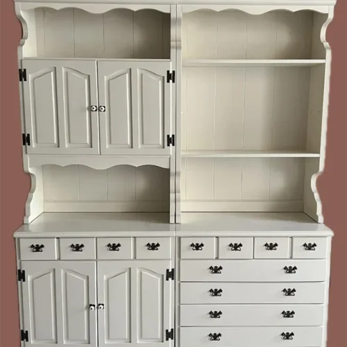 Credenza classica in legno bianco con ante e cassetti