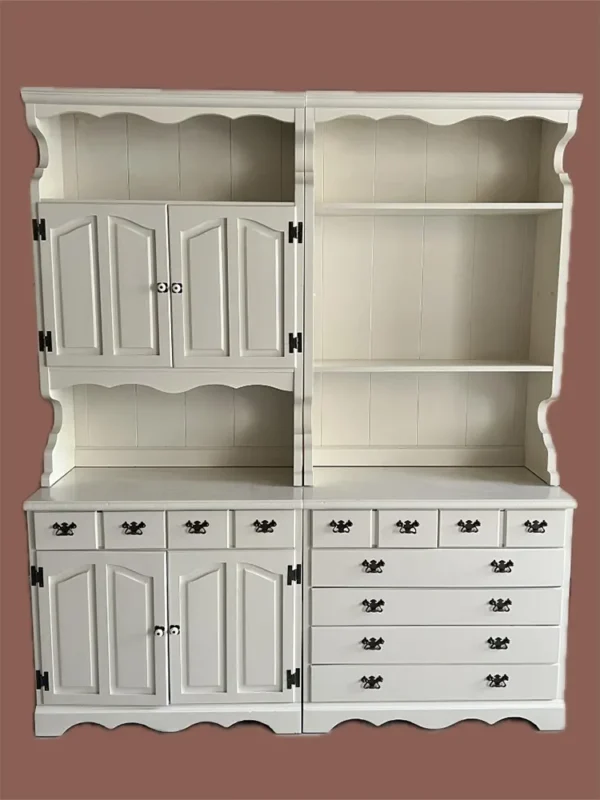 Credenza classica in legno bianco con ante e cassetti