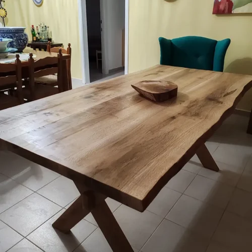 Tavolo in legno massello